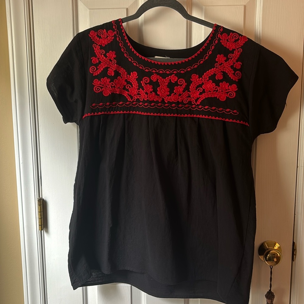 Embroidered top - size XL